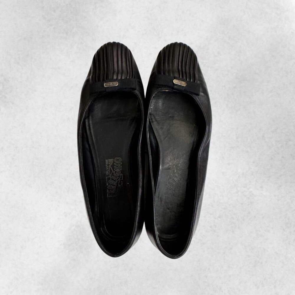 Black Salvatore Ferragamo Flats with bow (US 8.5) - Picture 4 of 8